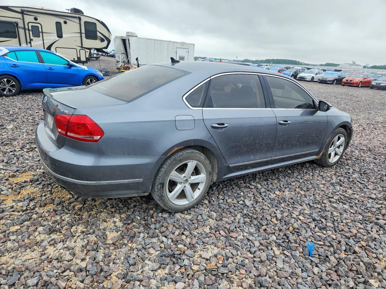 2013 Volkswagen Passat Sel - Image 3