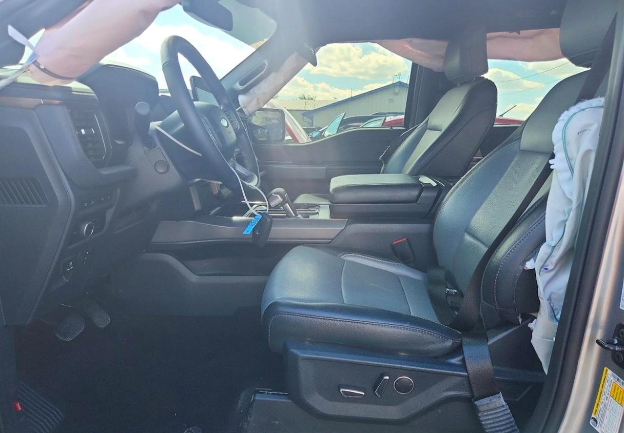 2024 Ford F150 Lightning Lariat - Фото 7