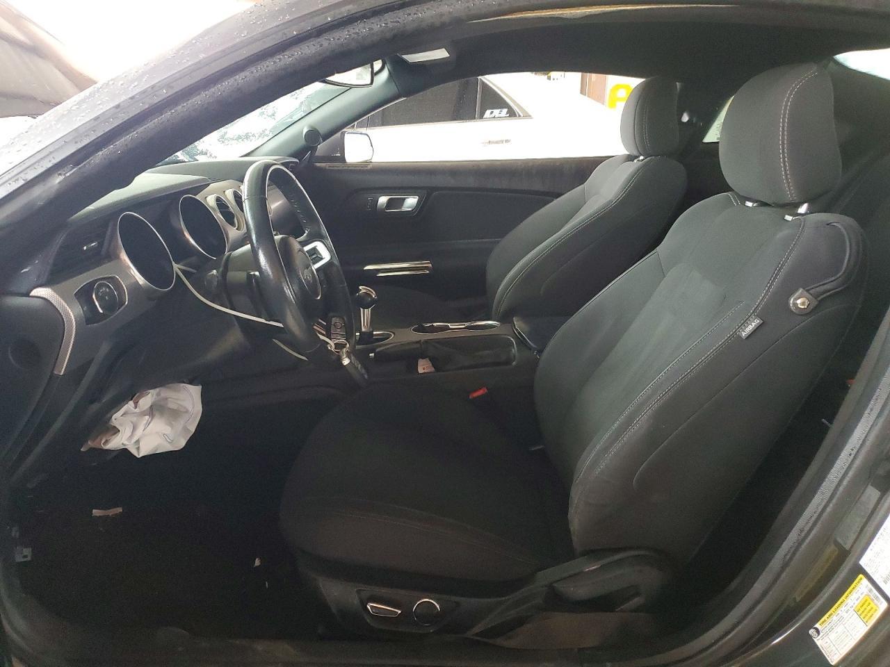 2019 Ford Mustang - Image 7