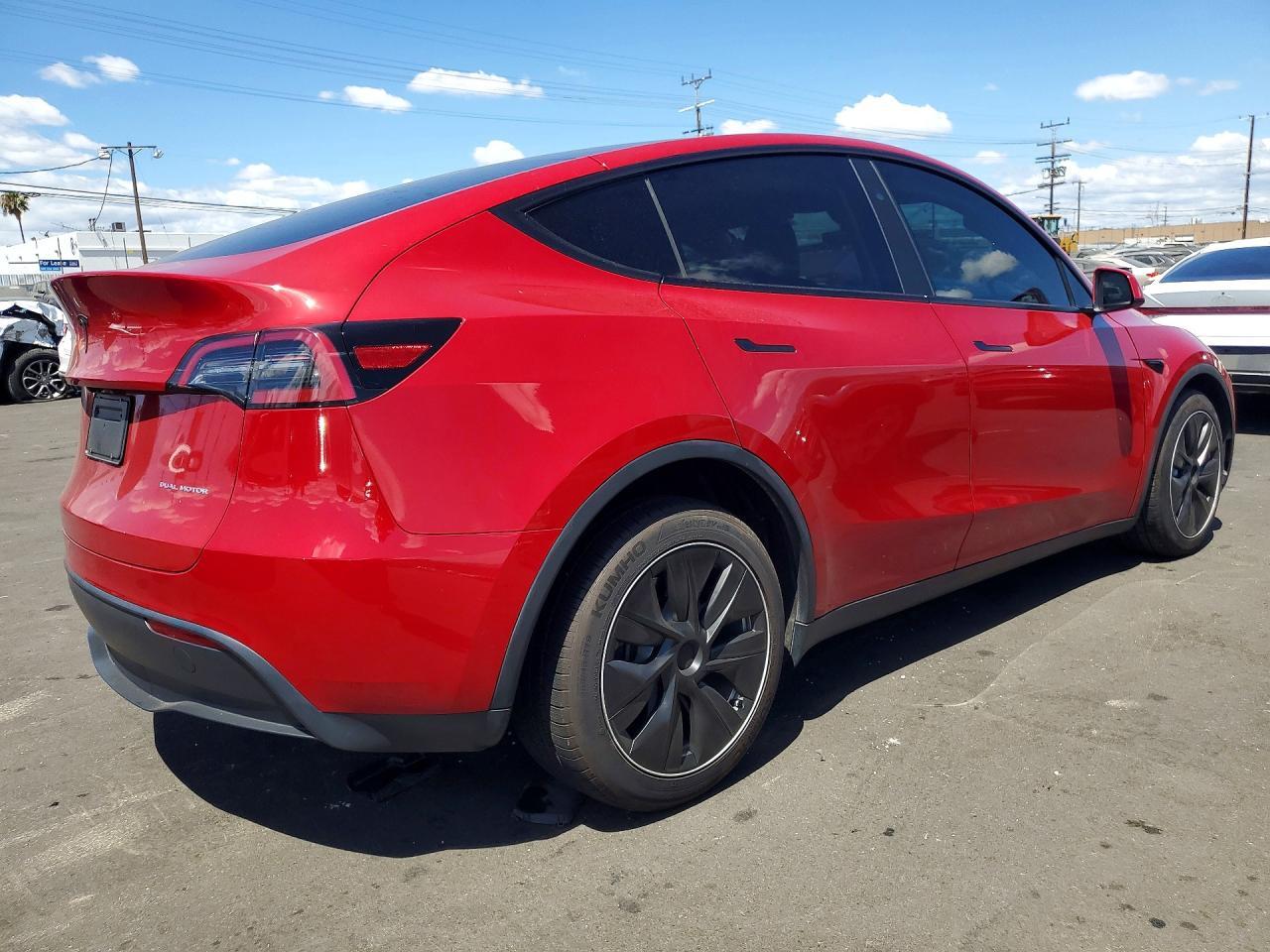 2023 Tesla Model Y - Image 3