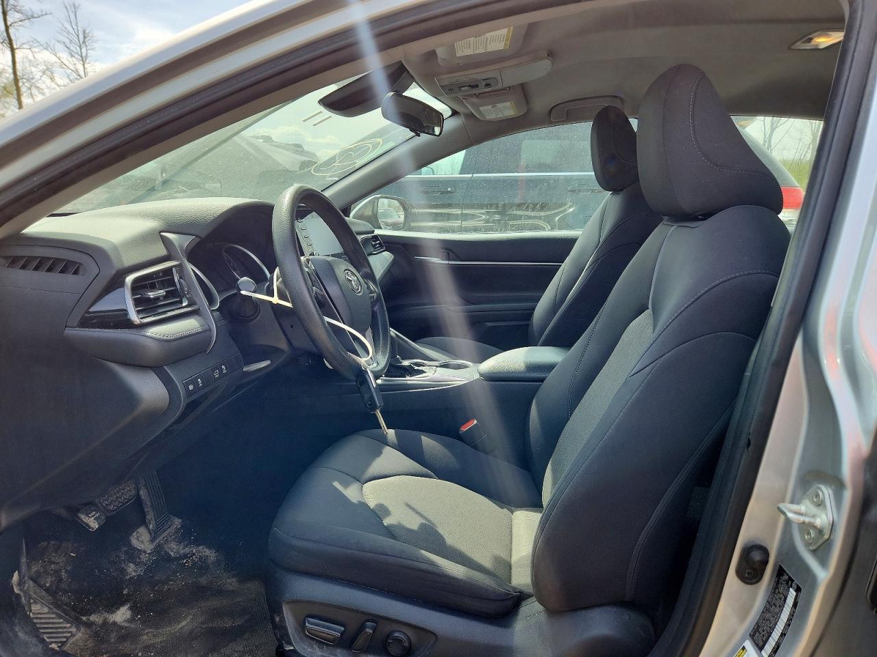 2021 Toyota Camry Le - Фото 7