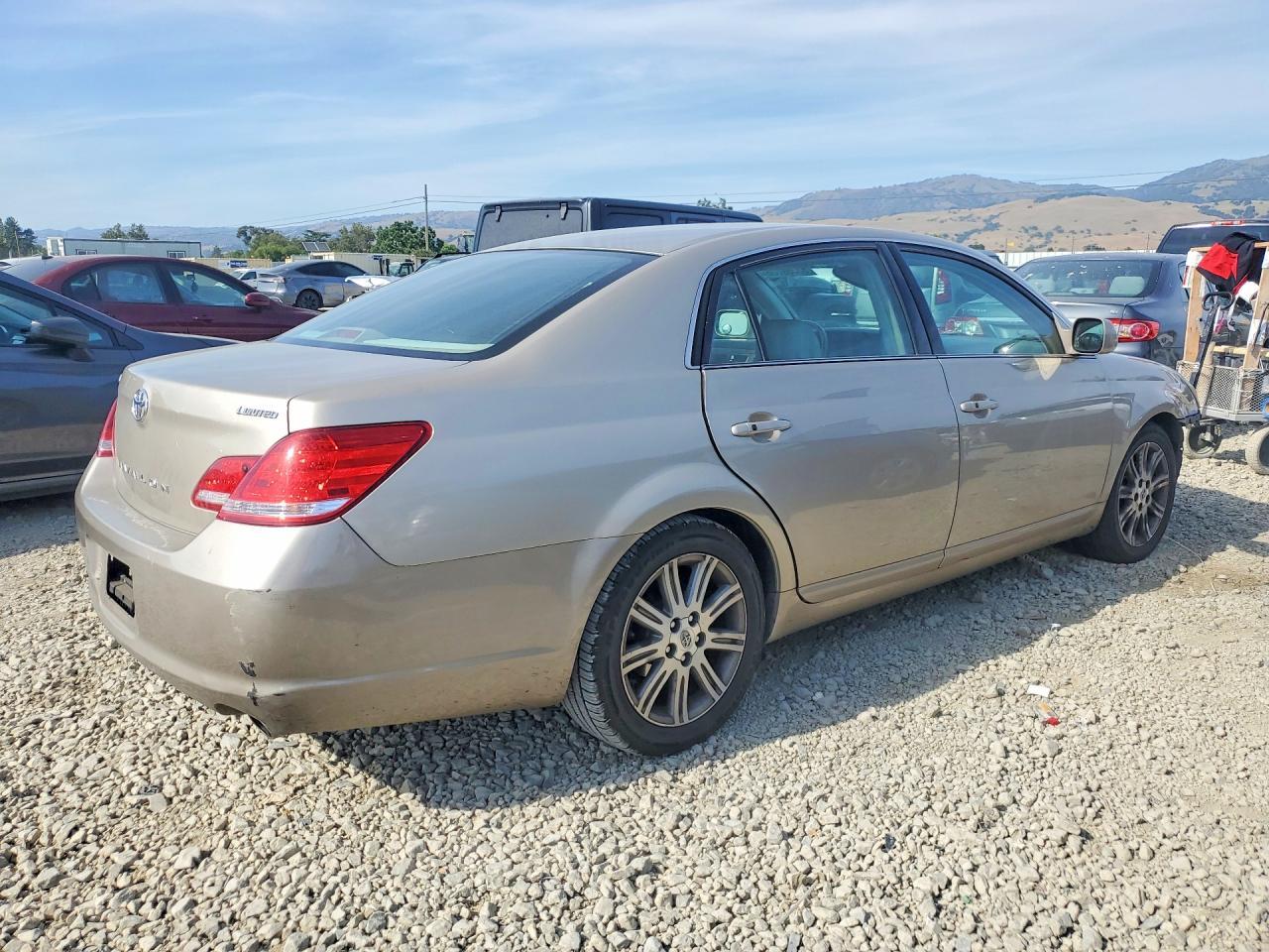 2006 Toyota Avalon Limited - Image 3