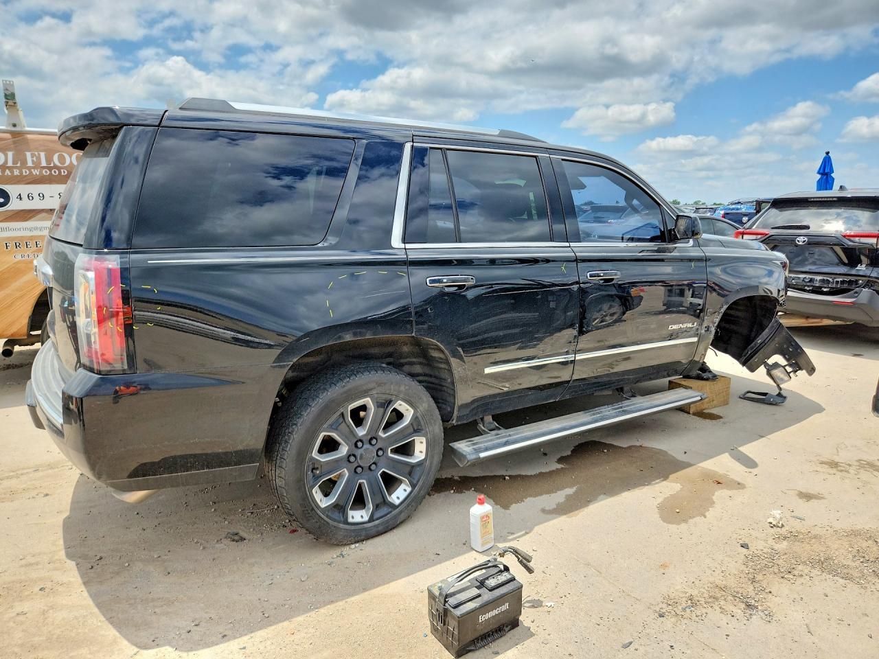2020 GMC Yukon Denali - Фото 3