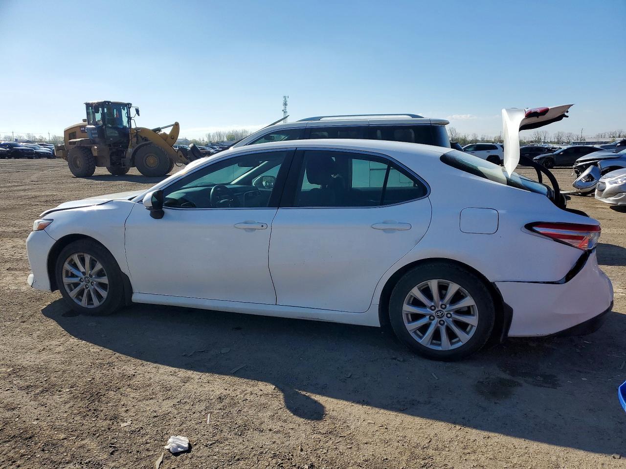 2018 Toyota Camry L - Фото 2