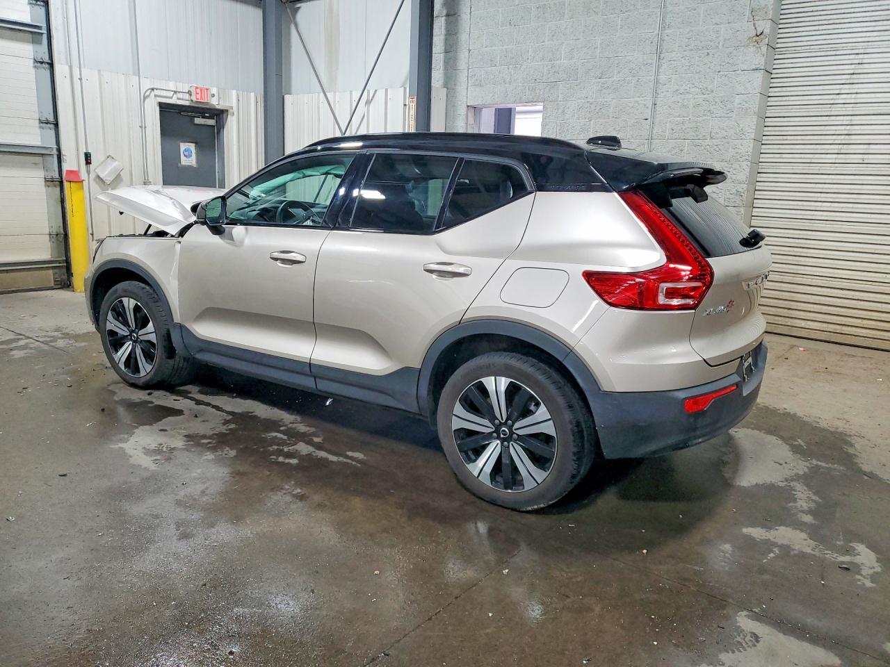2023 Volvo Xc40 Recharge Plus - Image 2