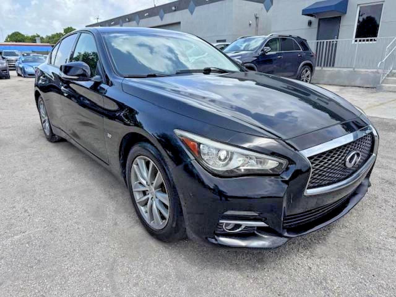 2017 Infiniti Q50 3.0T Premium - Image 4