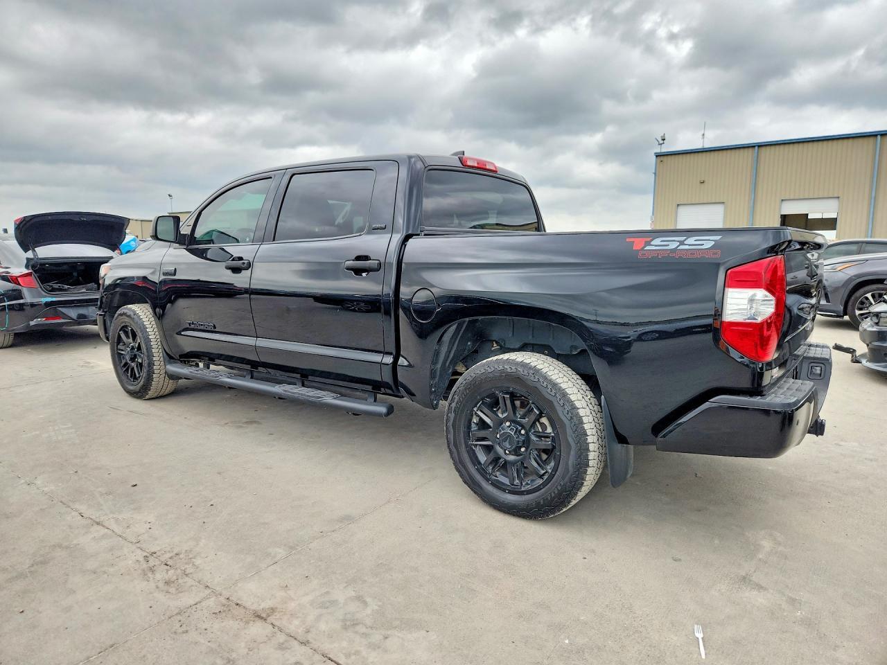 2021 Toyota Tundra Crewmax Sr5 - Image 2