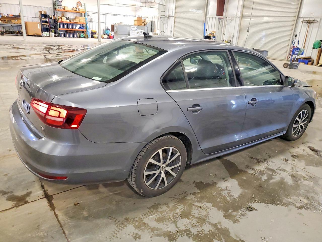 2017 Volkswagen Jetta Se - Фото 3