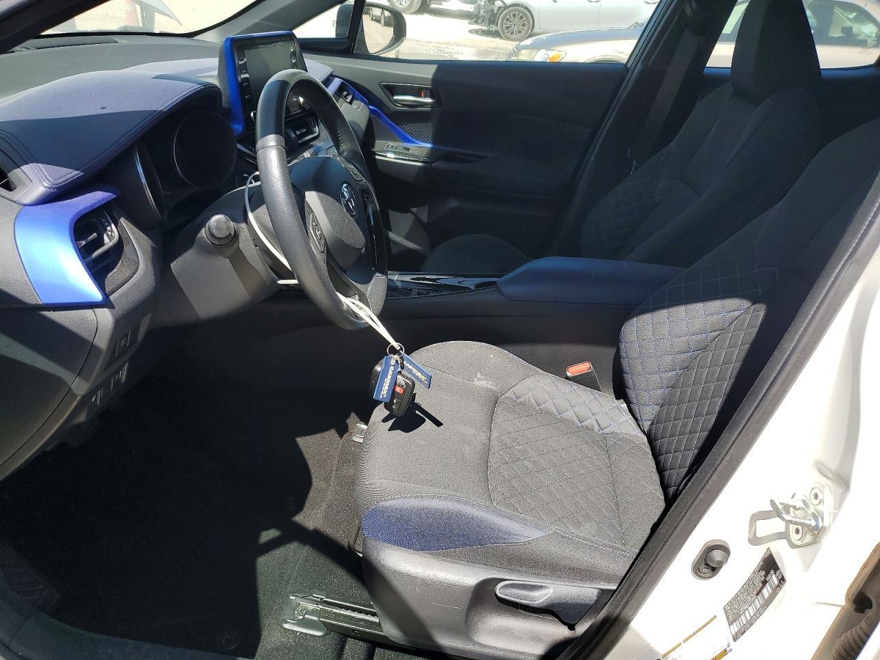 2020 Toyota C-Hr Xle - Image 7