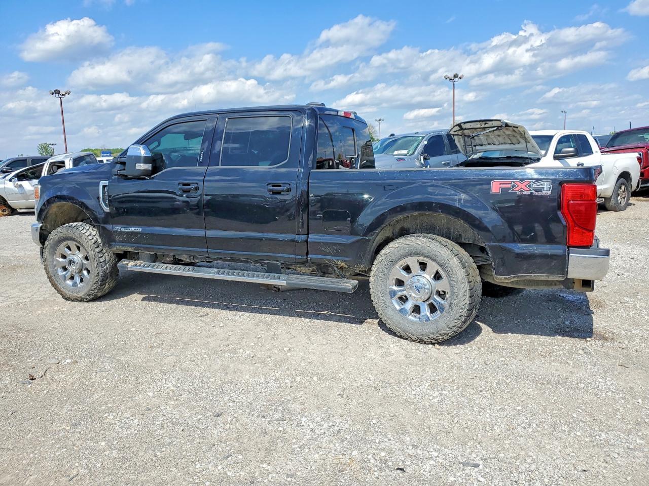 2022 Ford F250 Super Duty - Фото 2