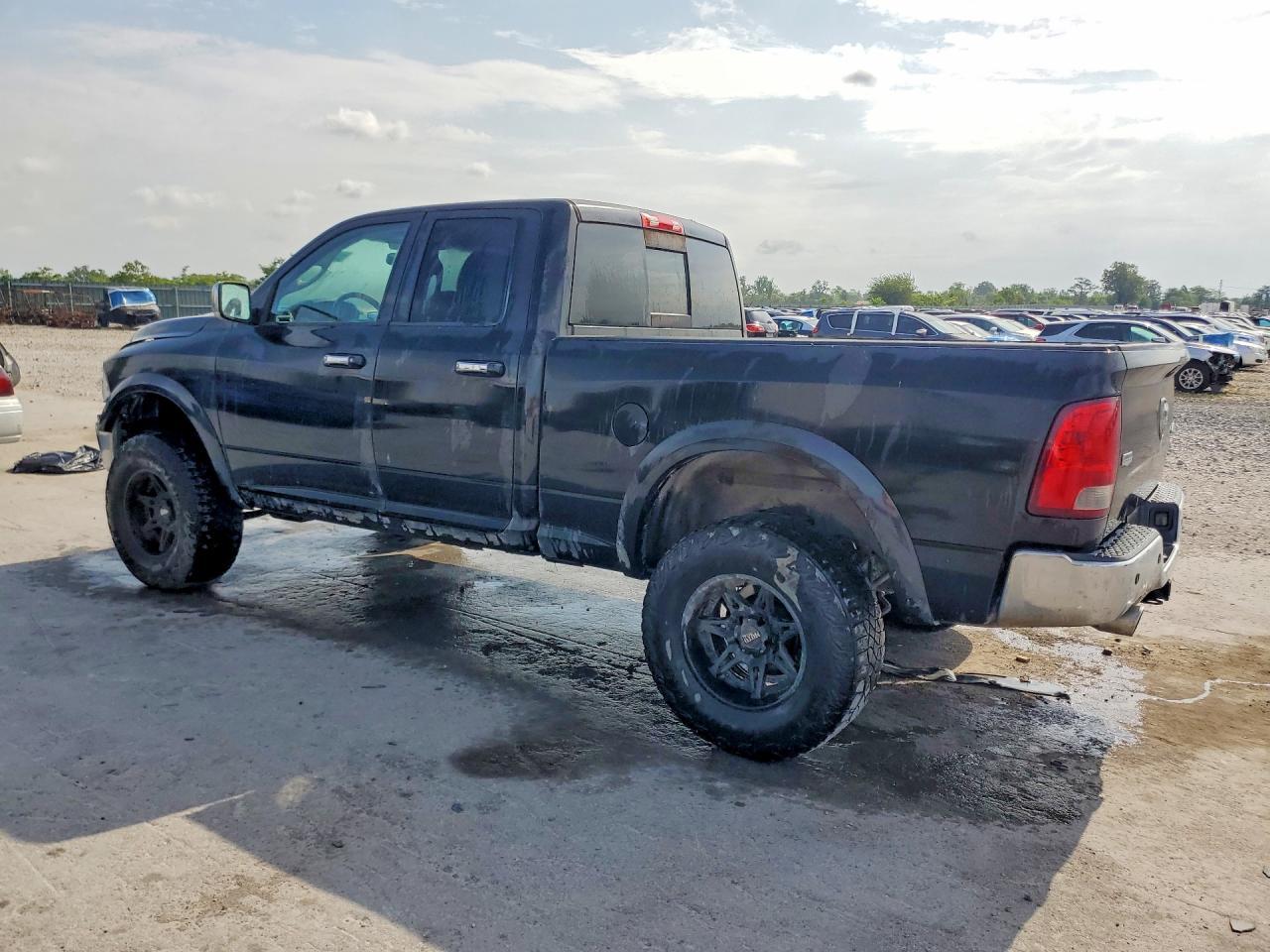 2011 Dodge Ram 1500 - Фото 2