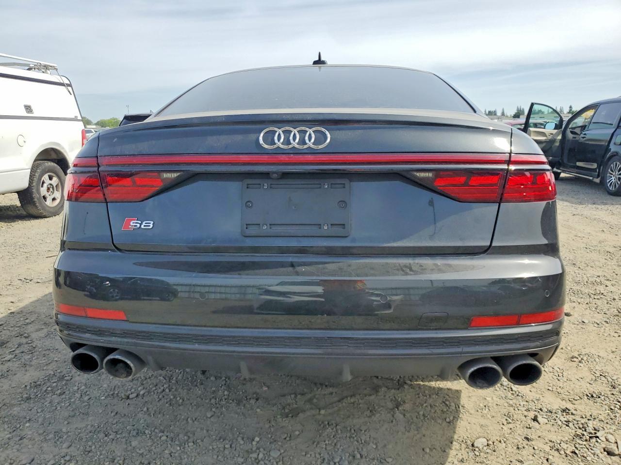 2021 Audi S8 - Image 6