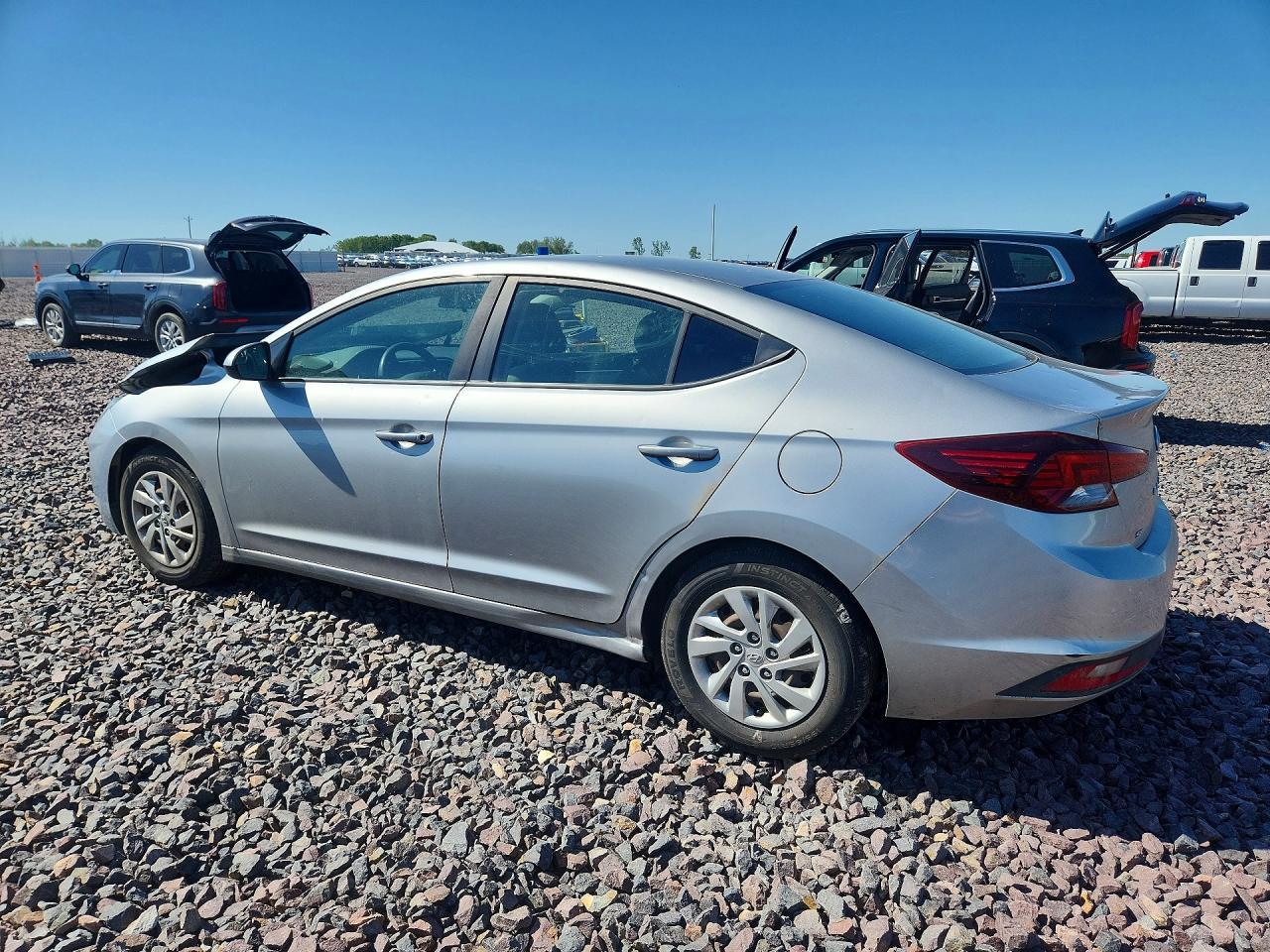 2020 Hyundai Elantra - Фото 2