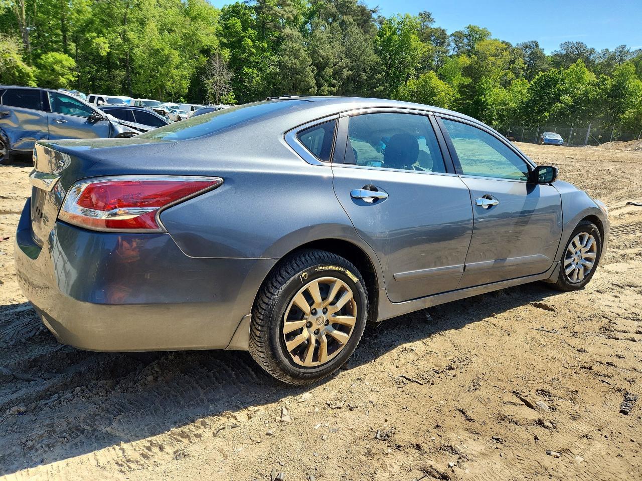 2015 Nissan Altima 2.5 S - Фото 3