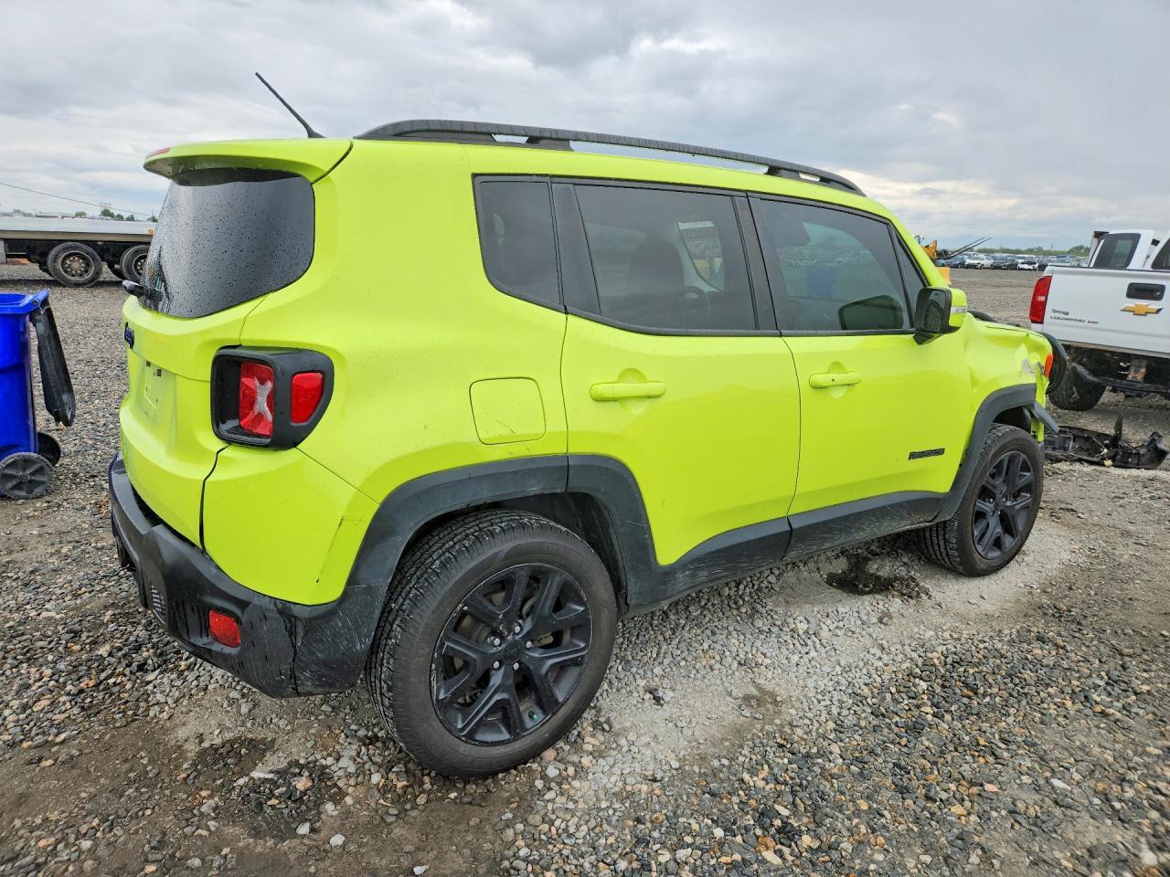 2017 Jeep Renegade Latitude - Image 3
