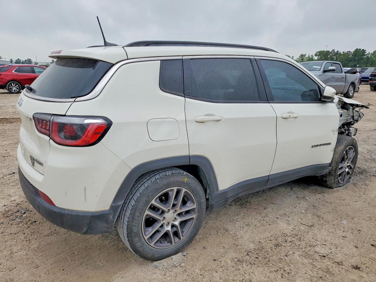 2020 Jeep Compass Latitude - Фото 3