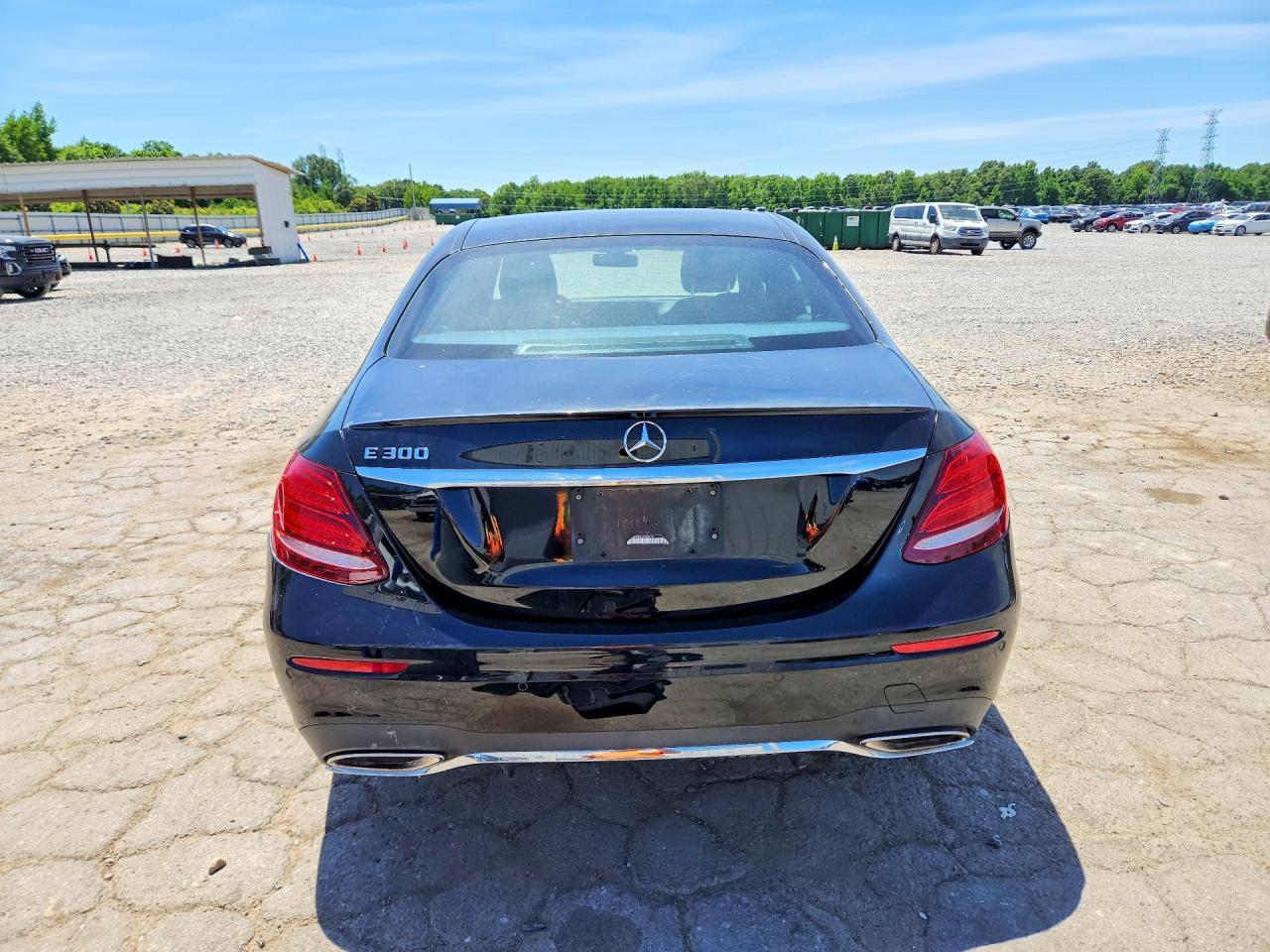 2018 Mercedes-Benz E 300 - Image 6