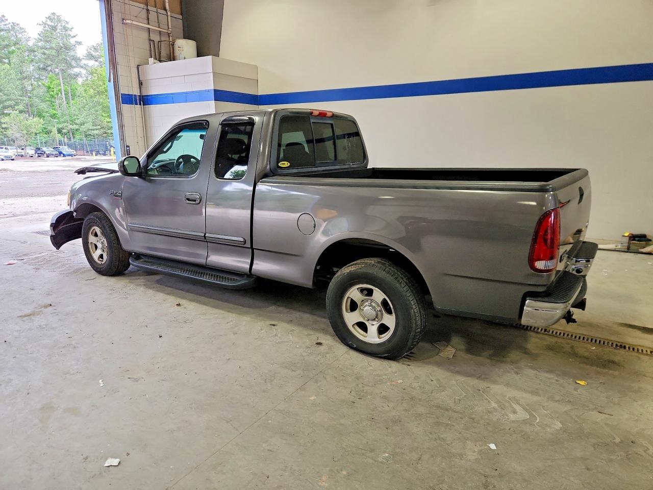 2002 Ford F150 - Image 2