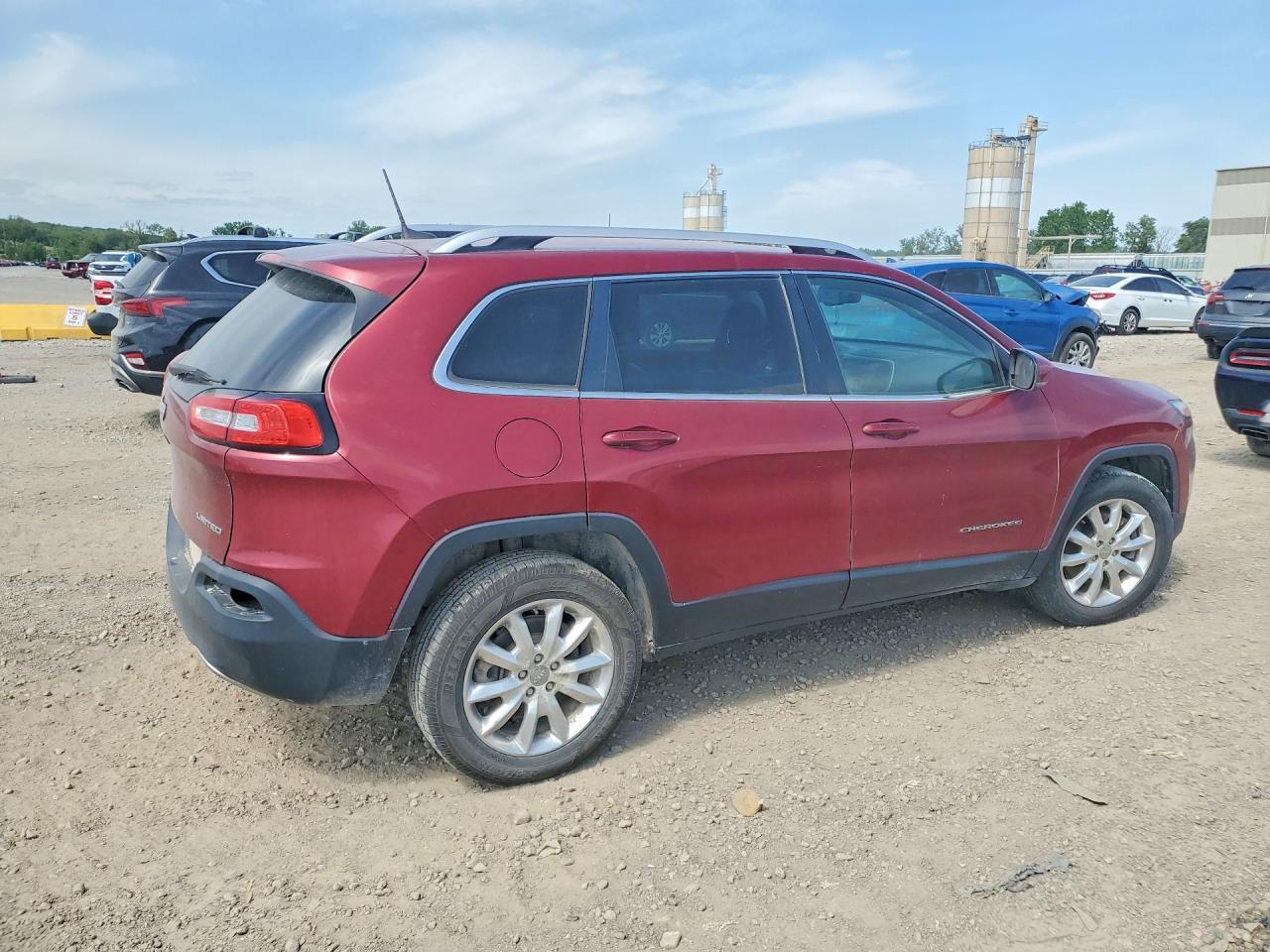 2016 Jeep Cheeroke - Фото 3