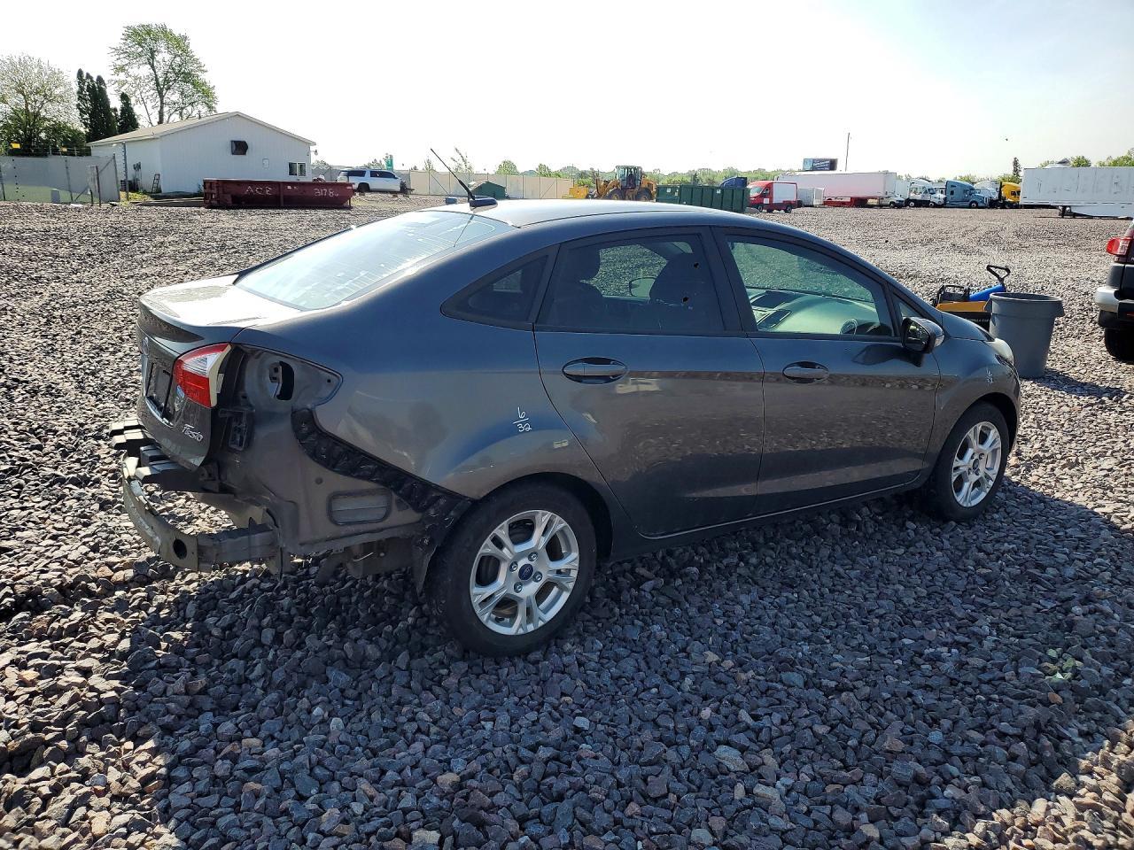 2015 Ford Fiesta Se - Image 3