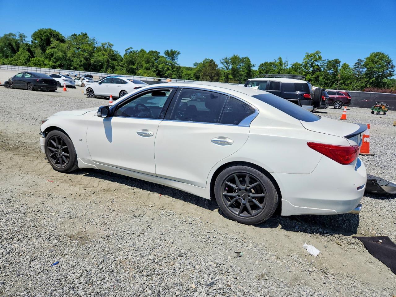2015 Infiniti Q50 Premium - Фото 2