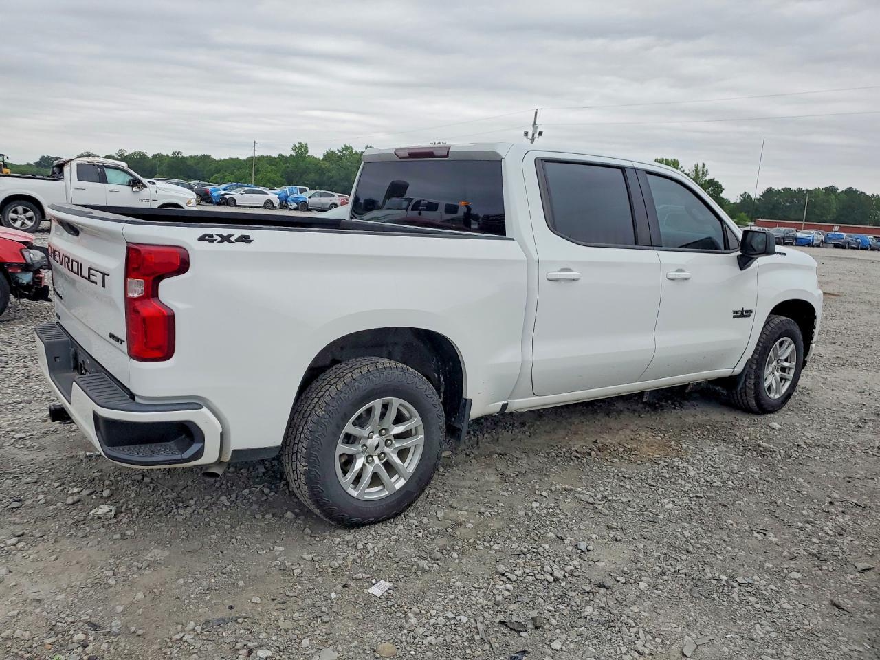2021 Chevrolet Silverado K1500 Rst - Фото 3