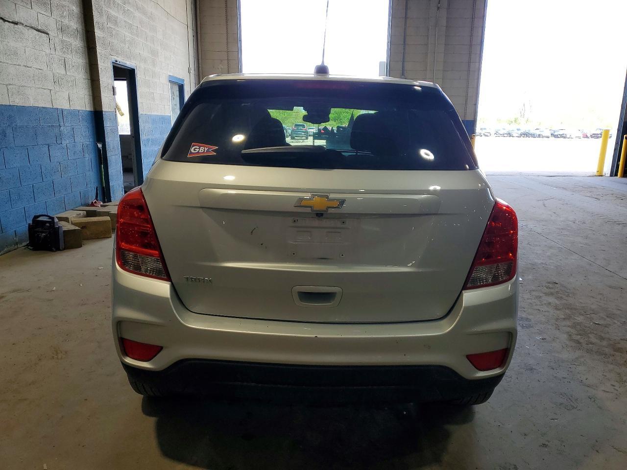 2019 Chevrolet Trax Ls - Image 6