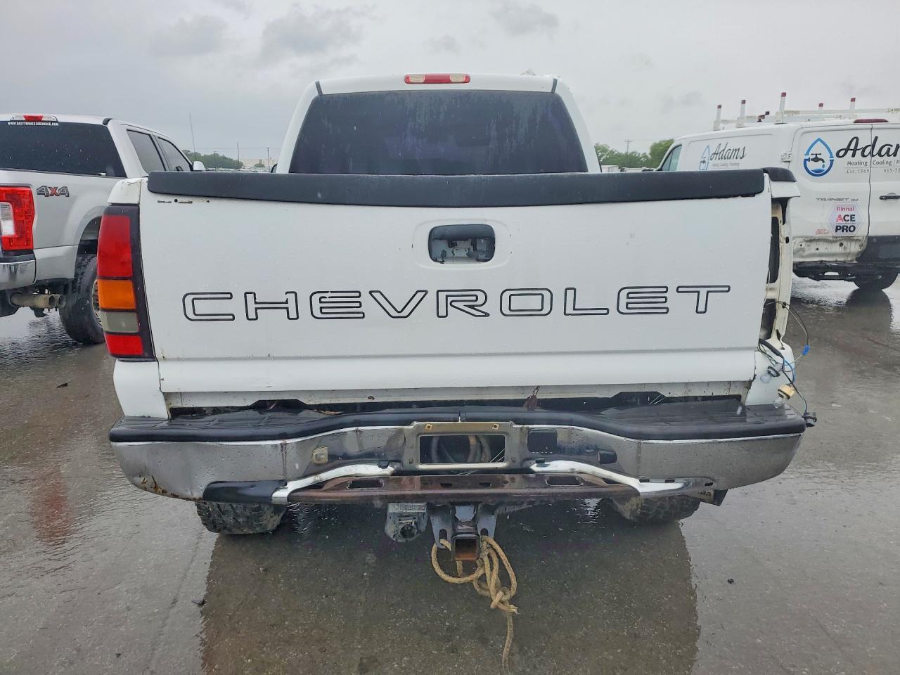 2005 GMC Sierra K2500 Heavy Duty - Image 6