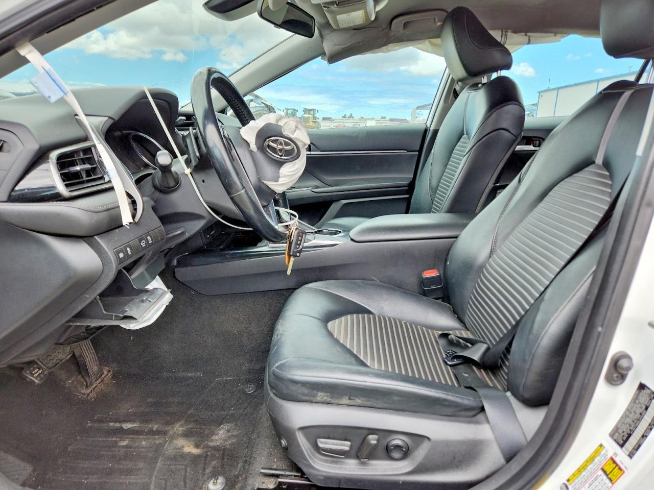 2020 Toyota Camry Se - Фото 7