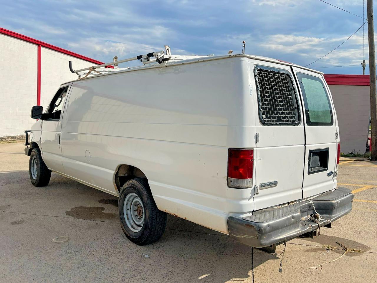 2007 Ford Econoline E350 Super Duty Van - Image 3