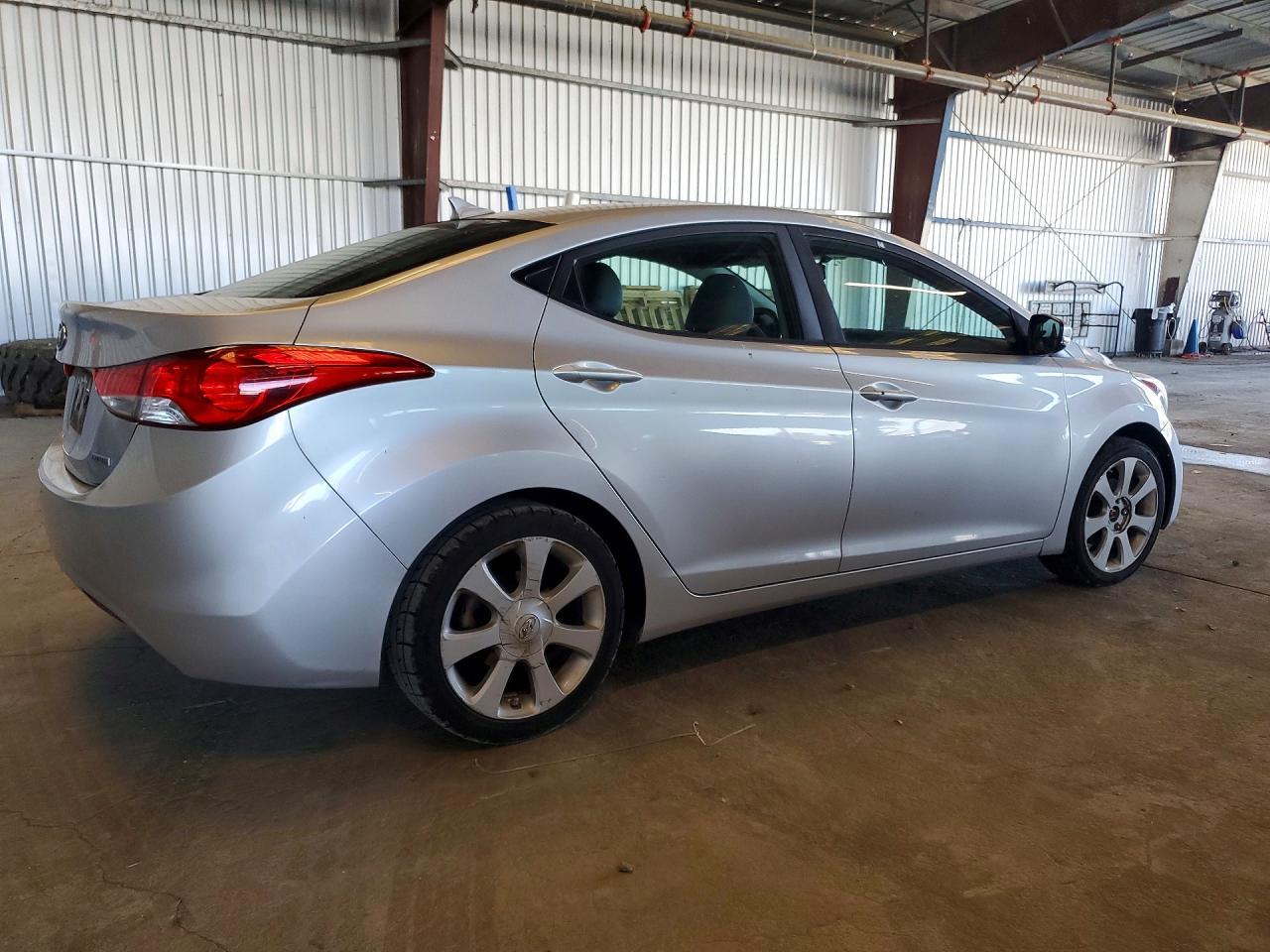2013 Hyundai Elantra Limited - Image 3