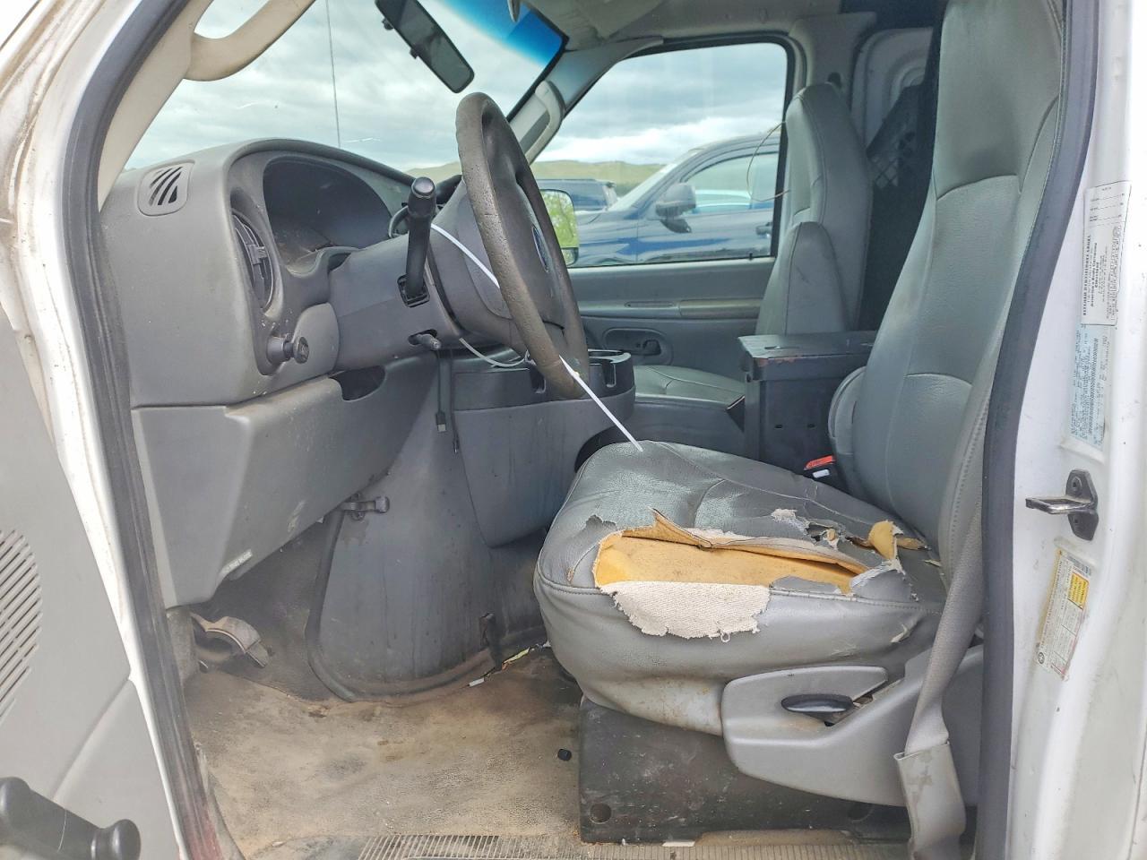 2006 Ford Econoline E350 Super Duty Van - Image 7