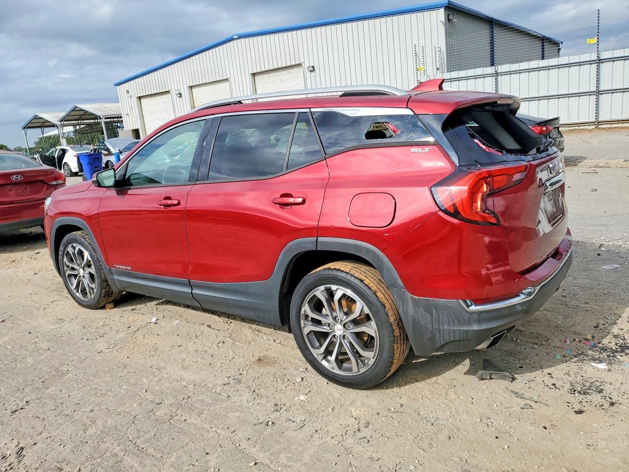 2018 GMC Terrain Slt - Image 2