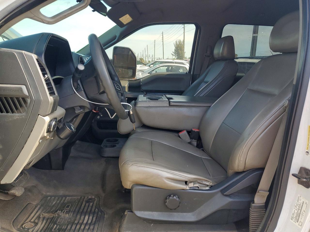 2017 Ford F350 Super Duty - Image 7
