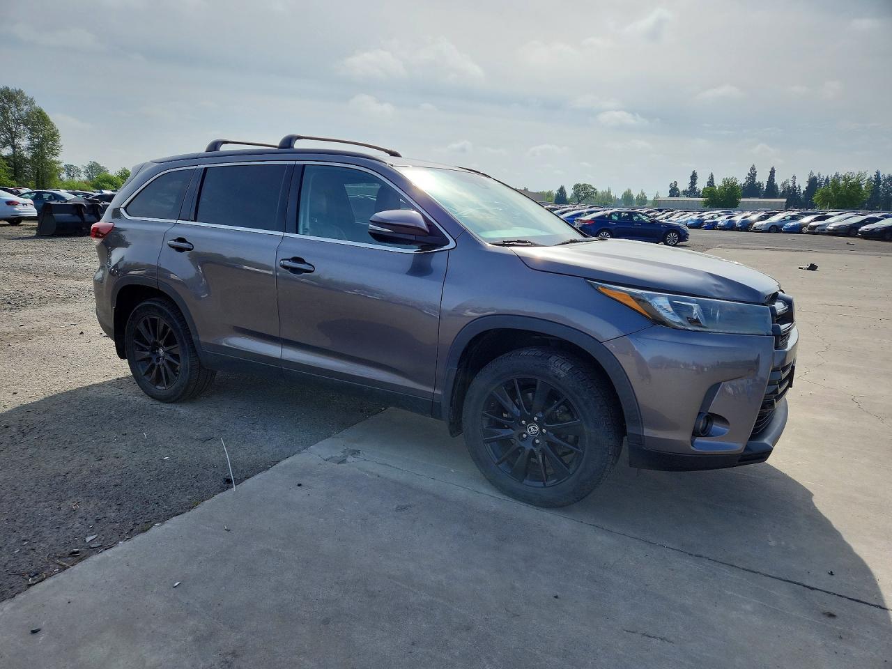 2019 Toyota Highlander Se - Image 4