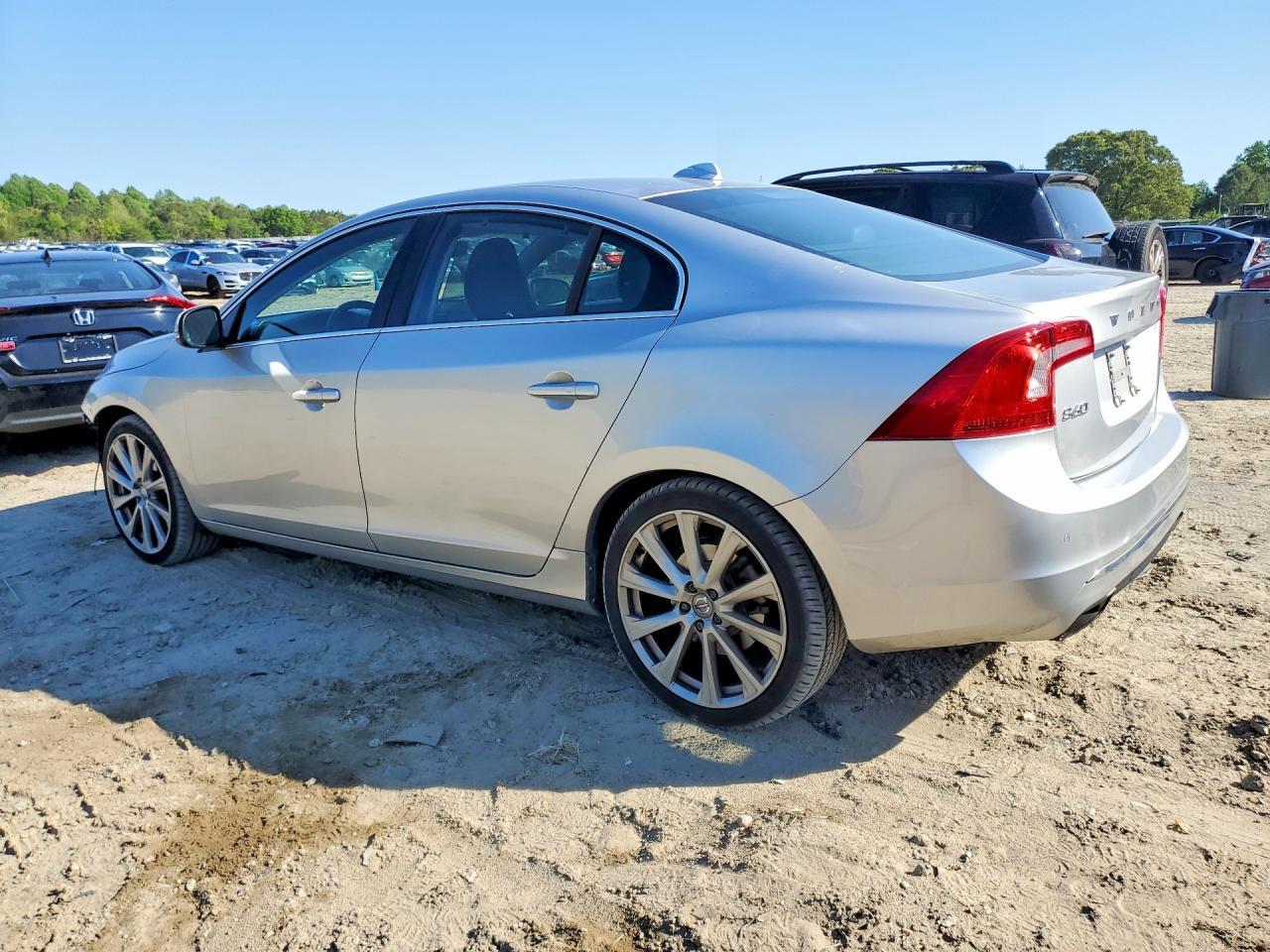 2016 Volvo S60 Platinum - Фото 2