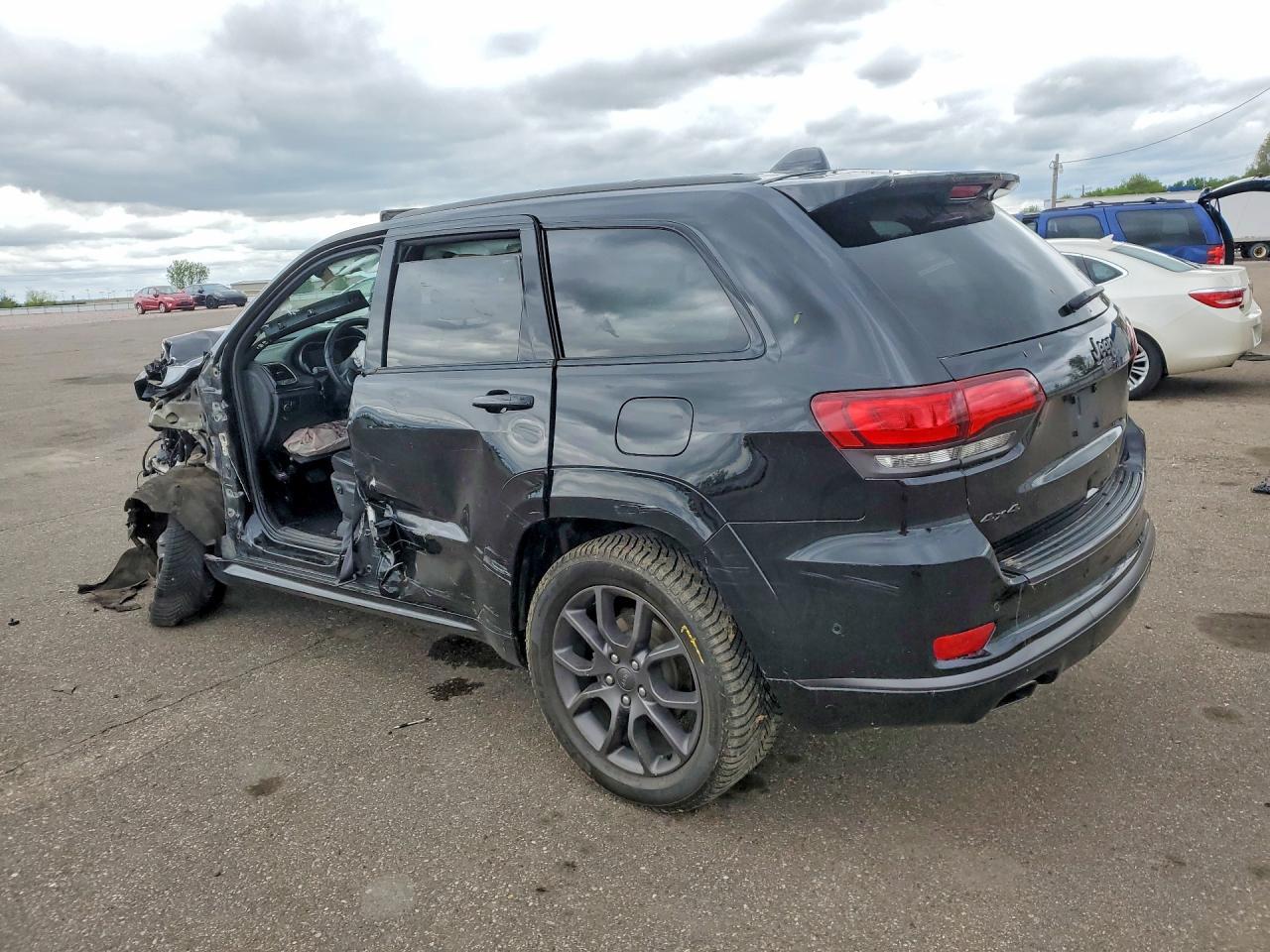 2020 Jeep Grand Cherokee Overland - Фото 2