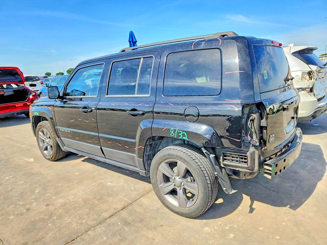 2015 Jeep Patriot Latitude - Фото 2