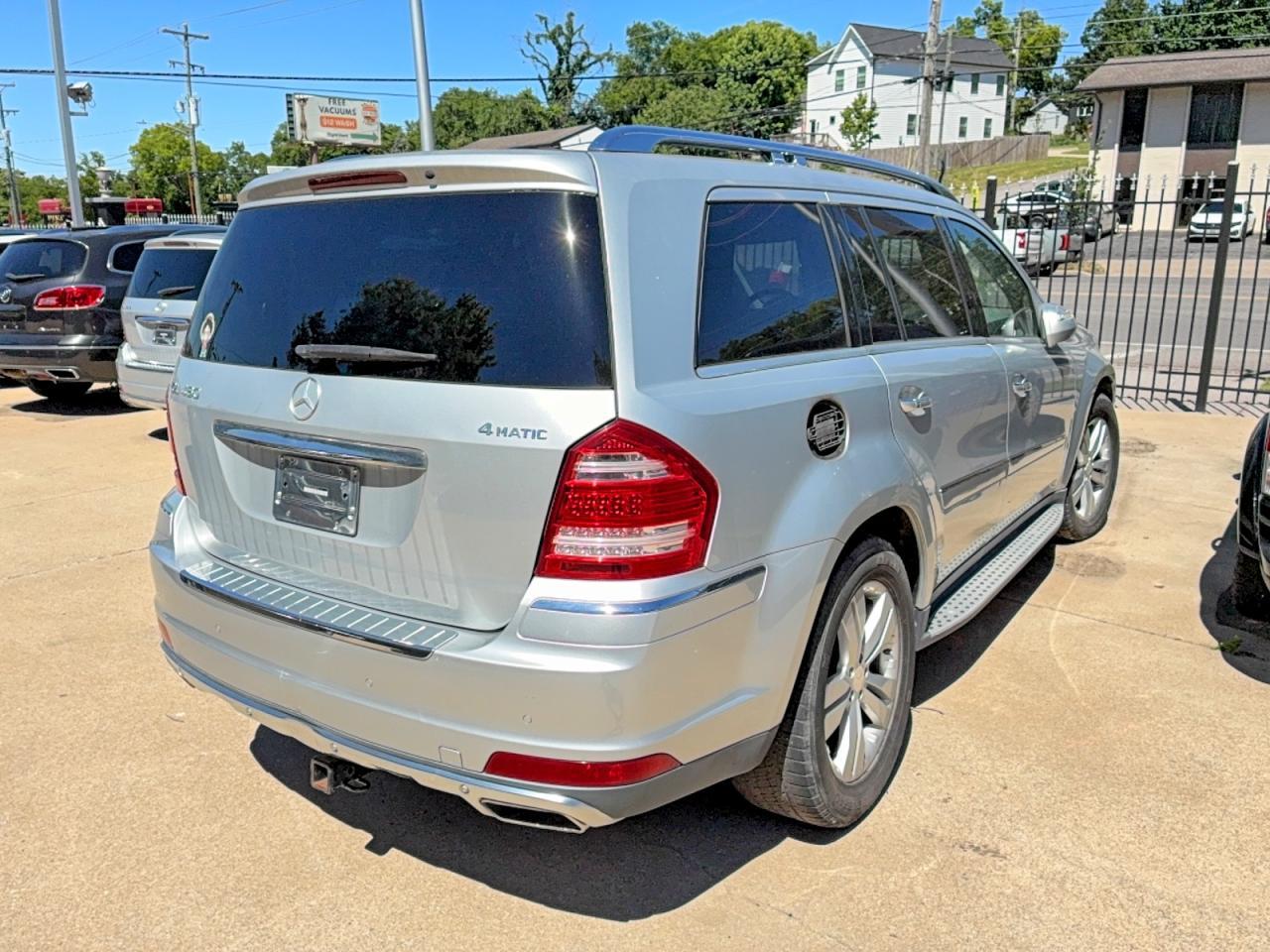 2010 Mercedes-Benz Gl 450 4Matic - Image 4