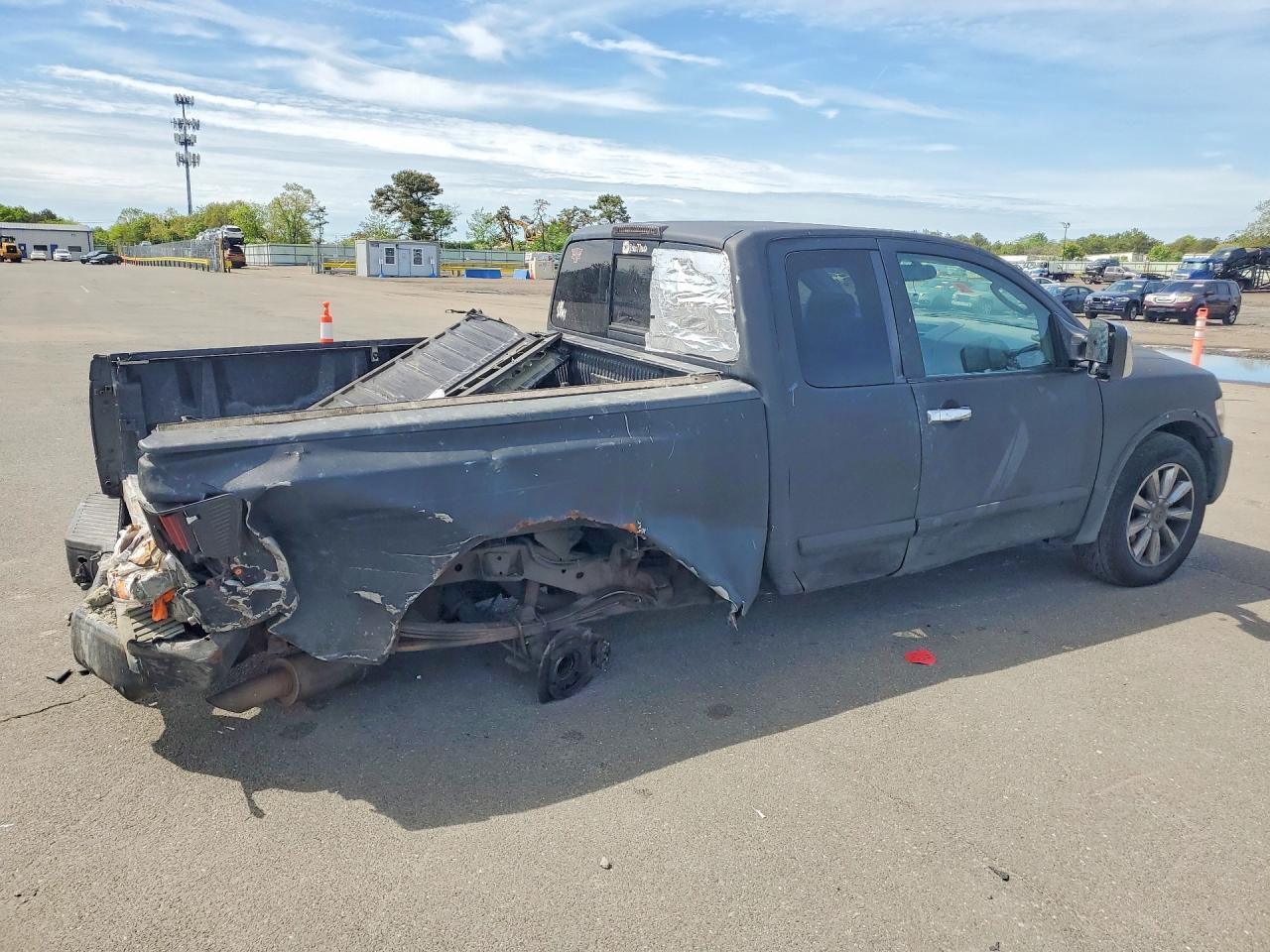 2004 Nissan Titan Xe - Фото 3