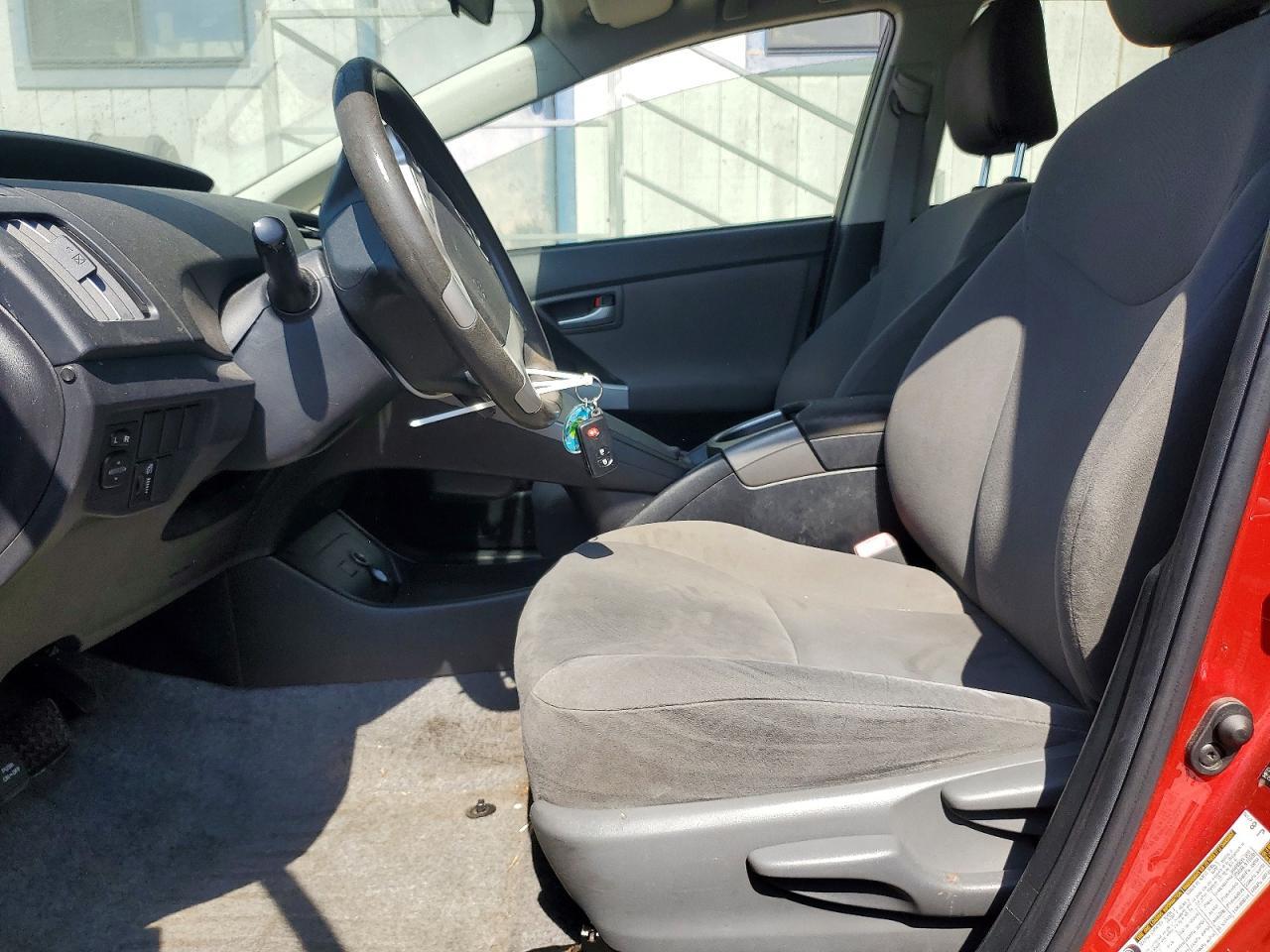 2013 Toyota Prius Three - Image 7