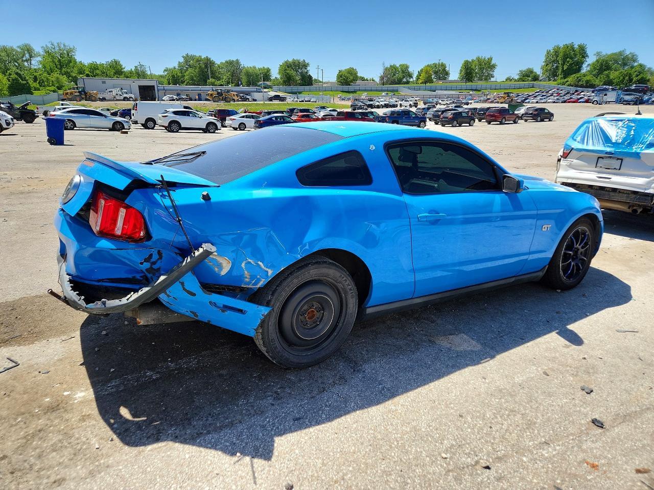 2010 Ford Mustang Gt - Фото 3