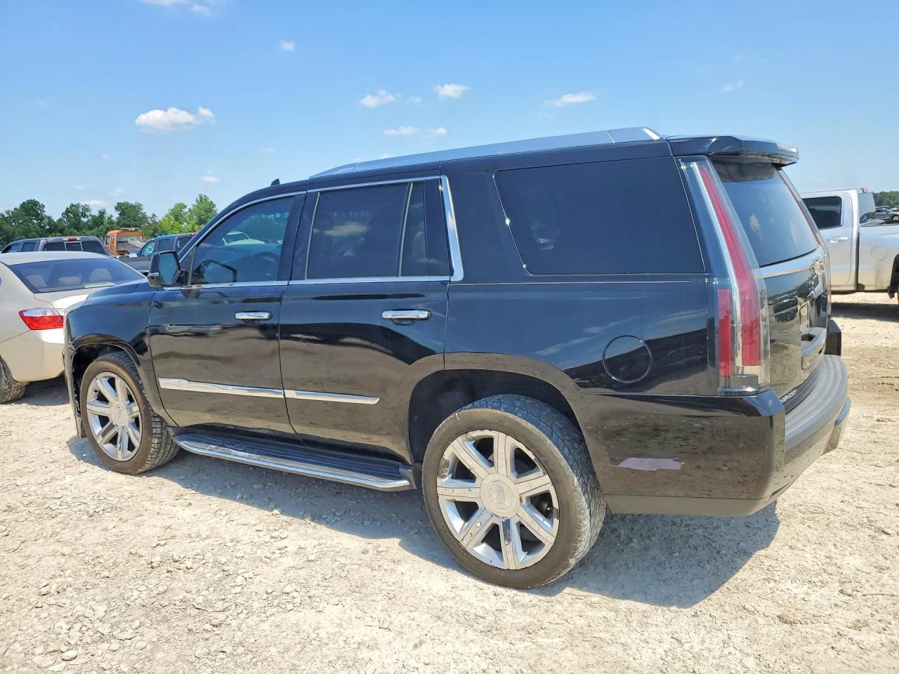 2017 Cadillac Escalade Luxury - Фото 2