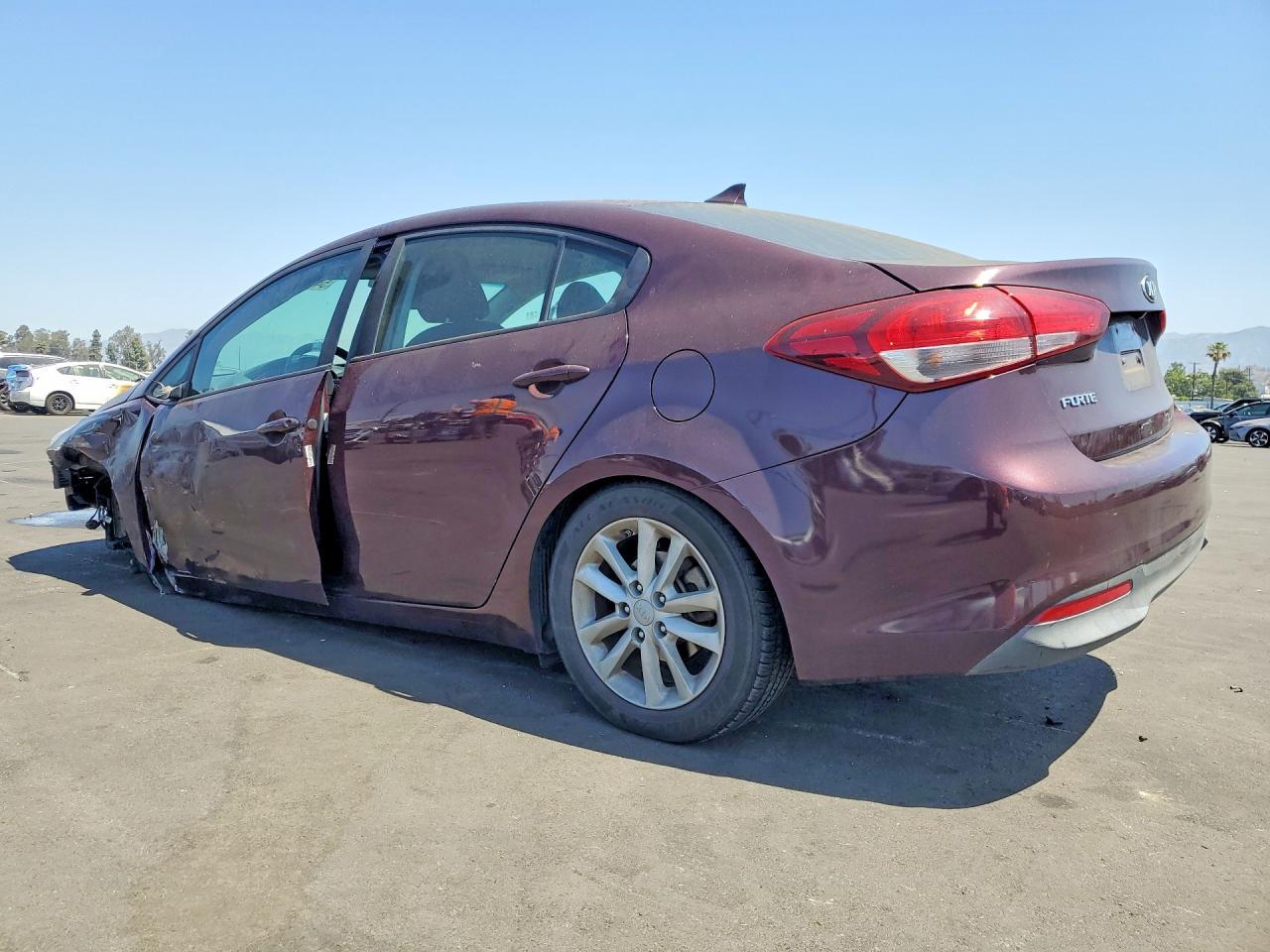 2017 Kia Forte Lx - Фото 2