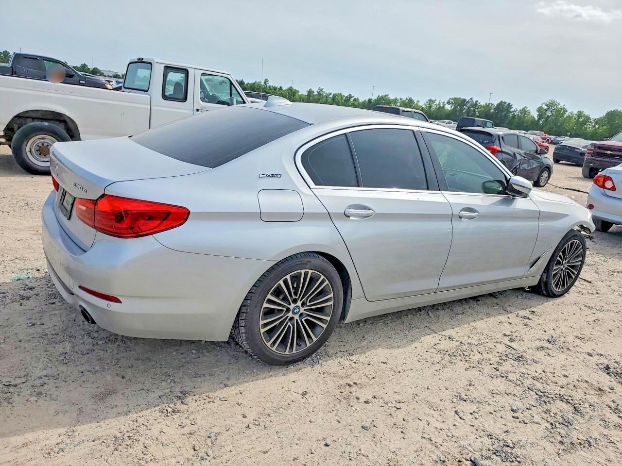 2018 BMW 530E - Image 3