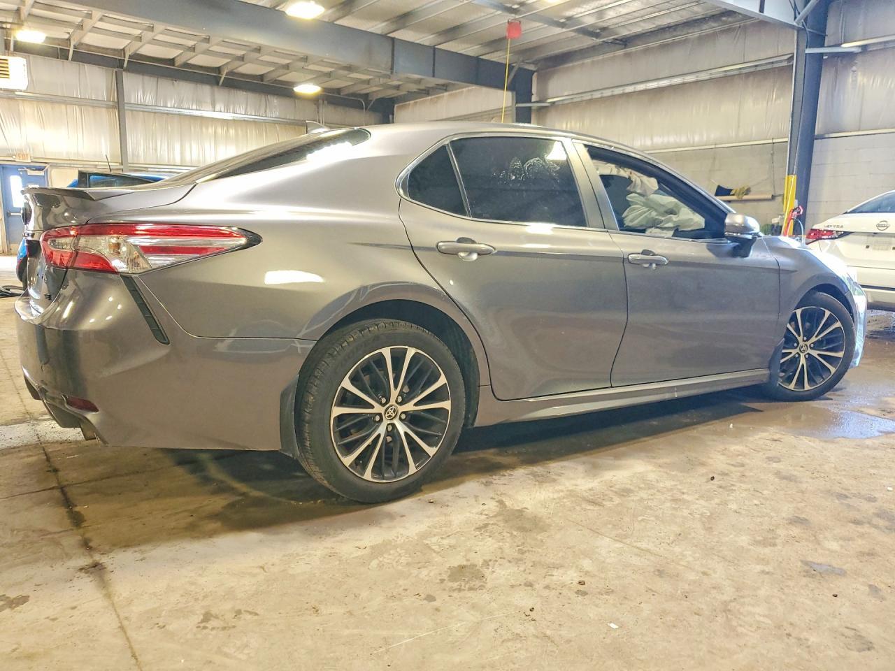 2020 Toyota Camry Se - Image 3