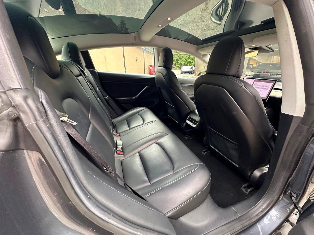 2018 Tesla Model 3 - Фото 6