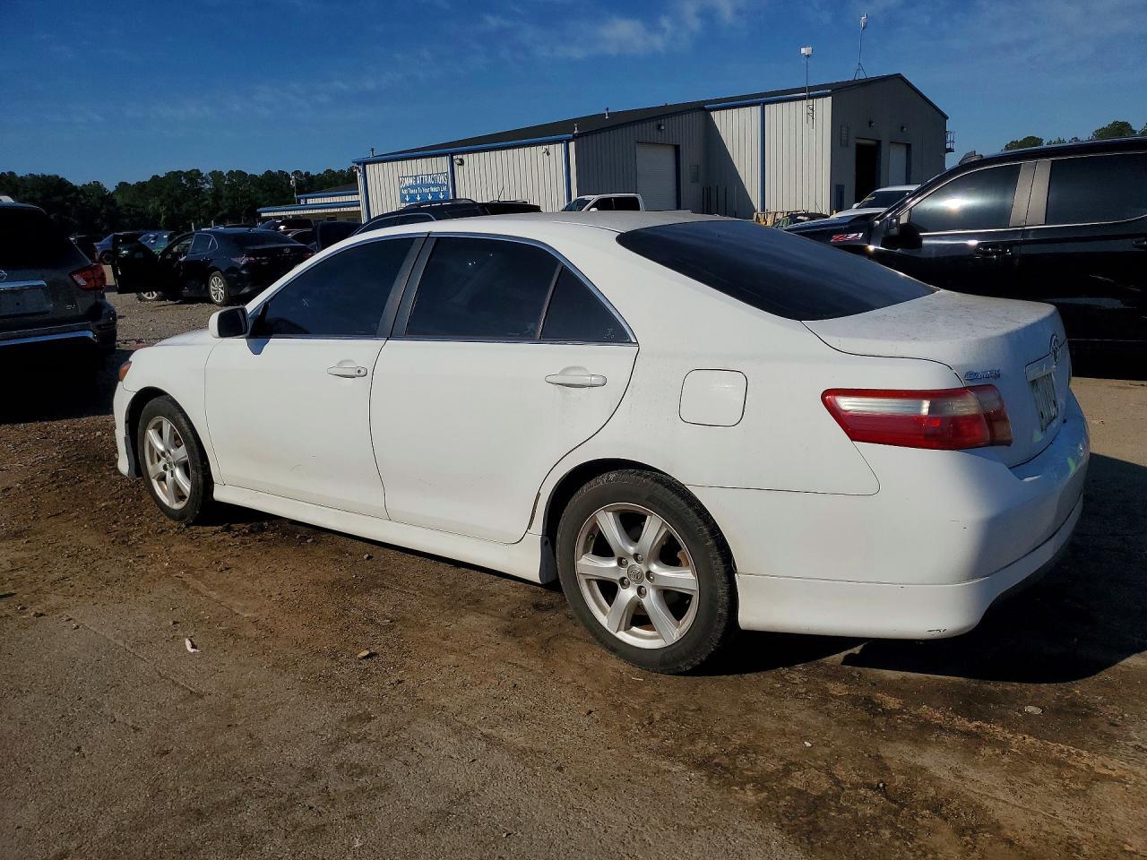 2009 Toyota Camry Se - Фото 2