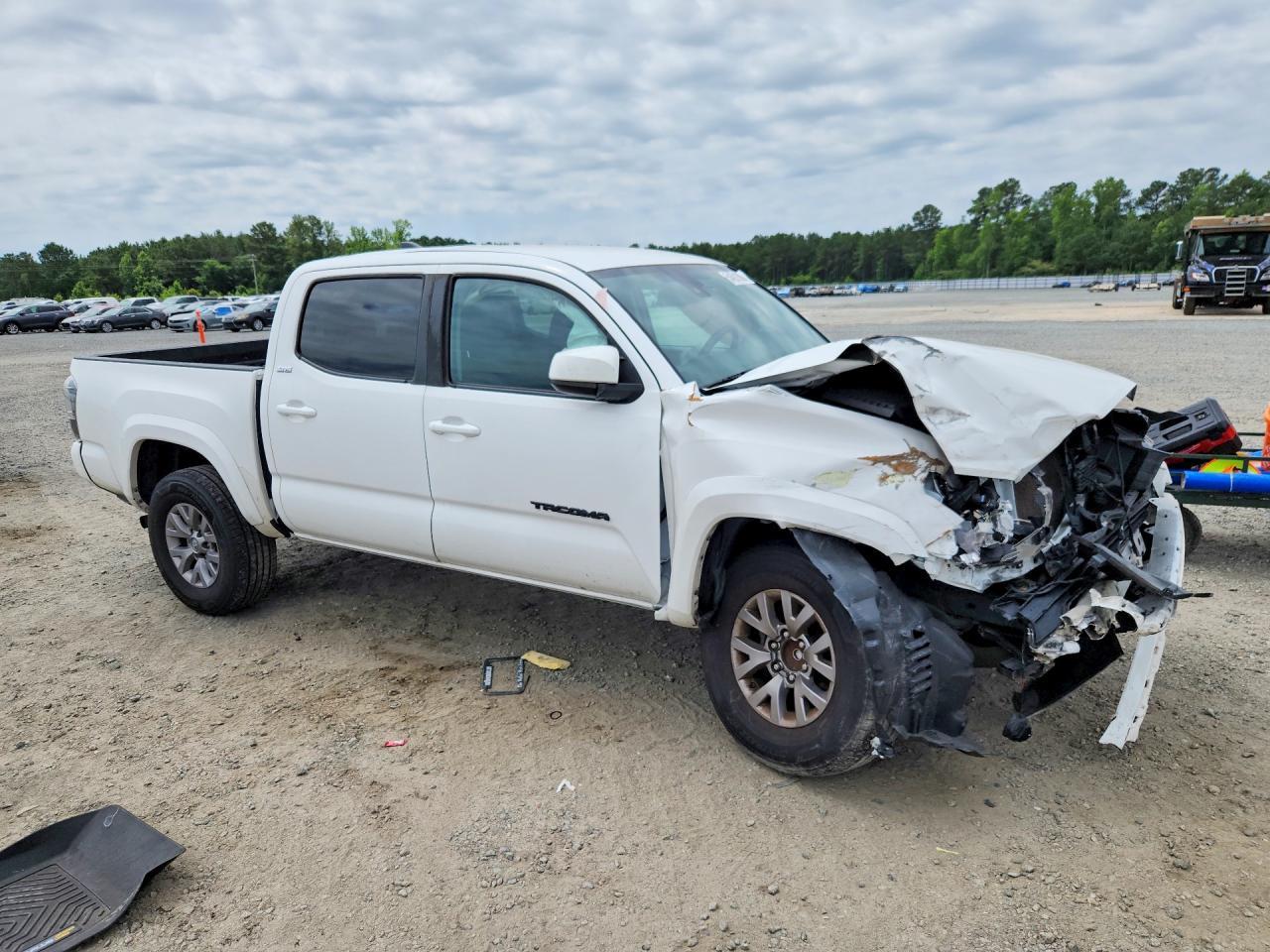 2019 Toyota Tacoma Sr5 V6 - Image 4