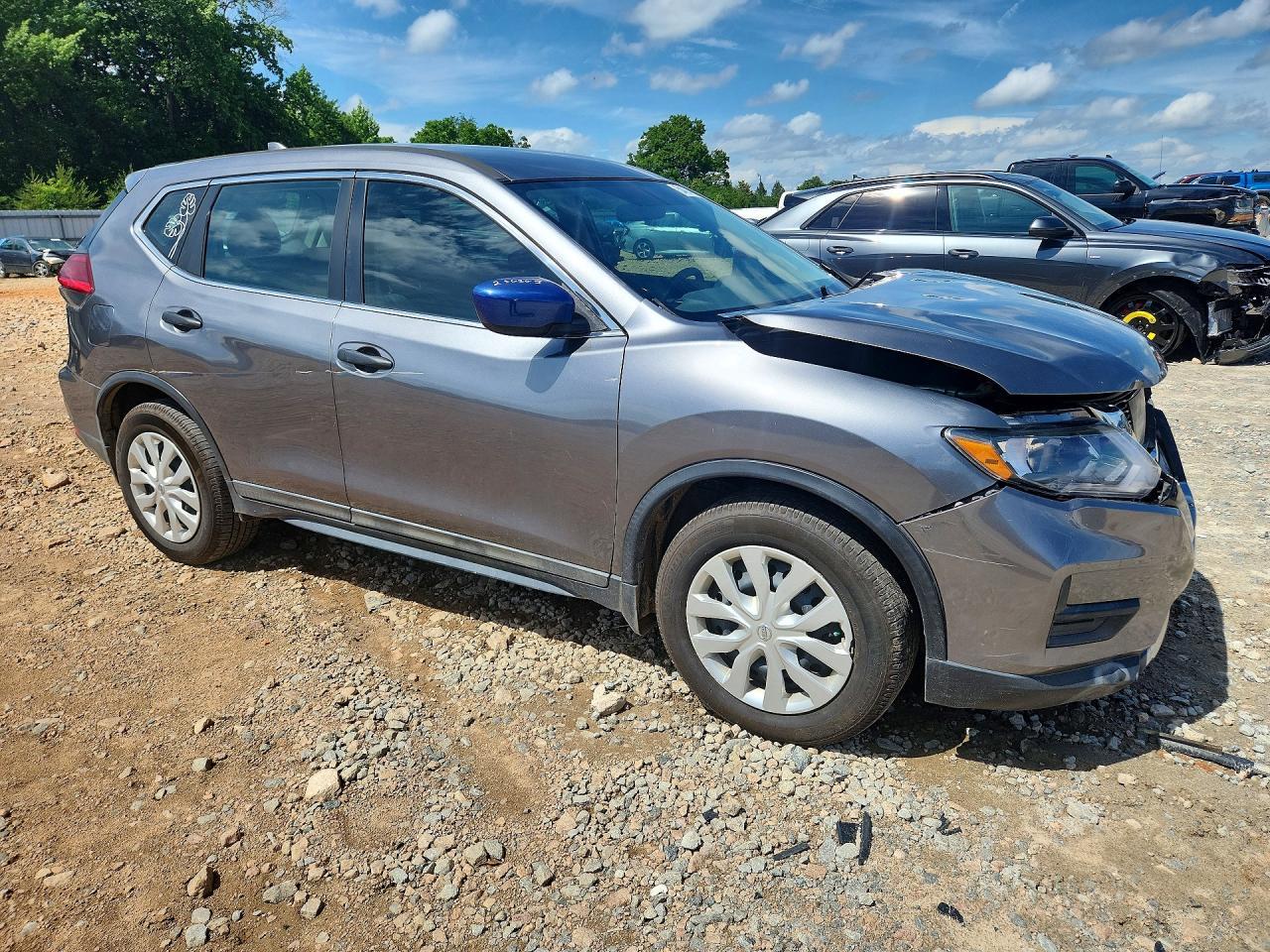 2017 Nissan Rogue S - Image 4